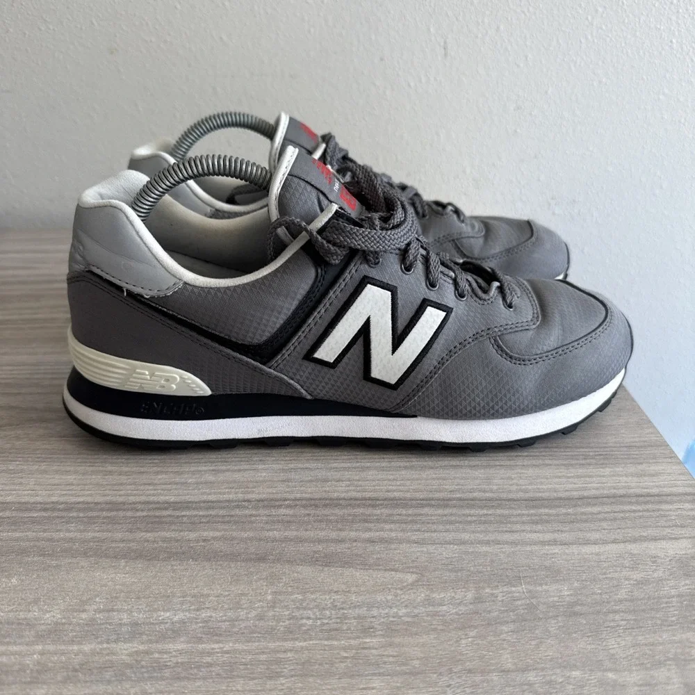 New Balance 574 Men's Sz 9 Grey Athletic Lace Up Shoes Sneakers Castlerock